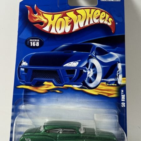 hot wheels 1:64 diecast car in packaging blue card front view green car collectible