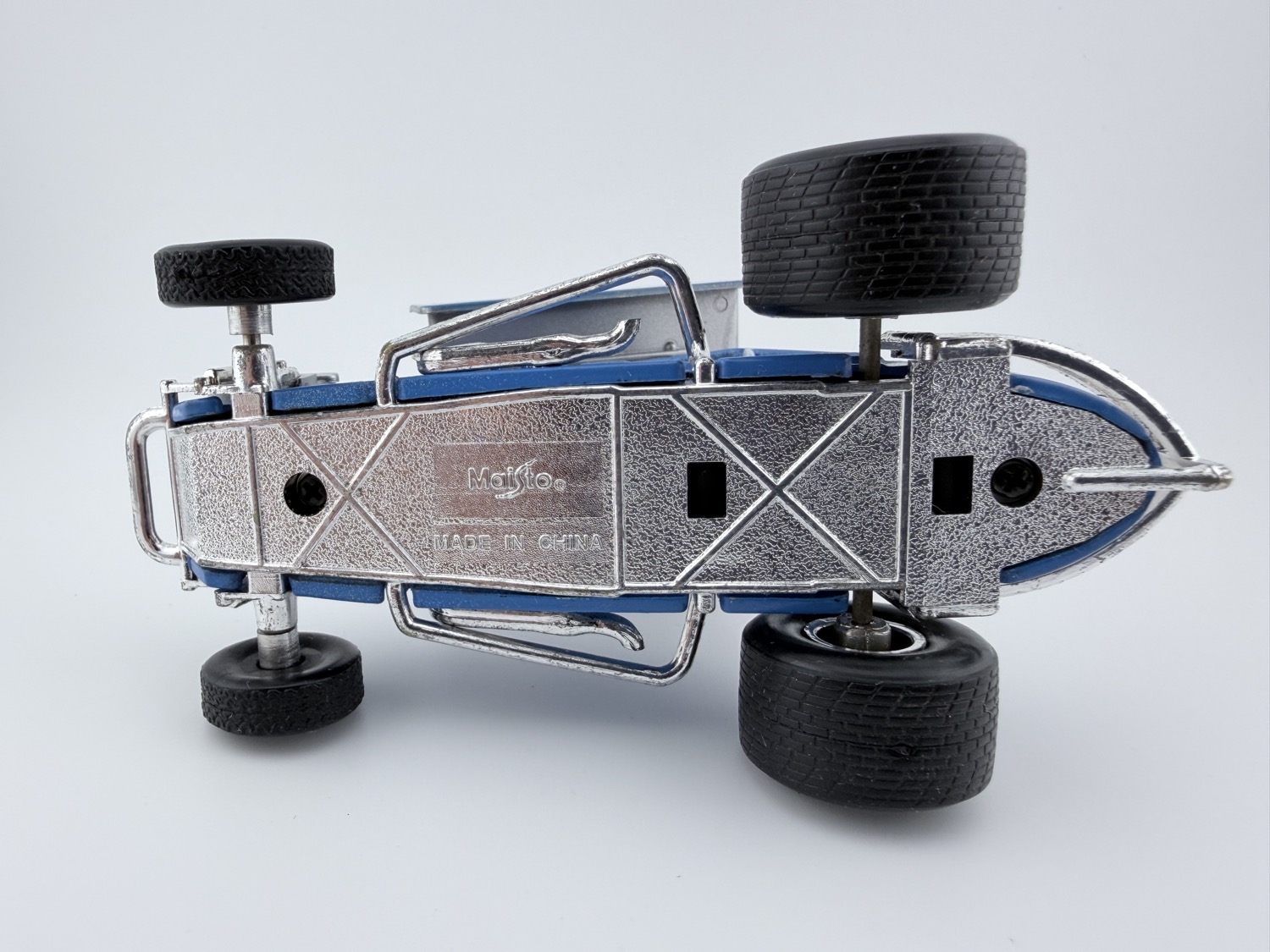 Maisto Sprint Car #10 Casey Luna Ford Loose Diecast Race Car Blue - Image 3