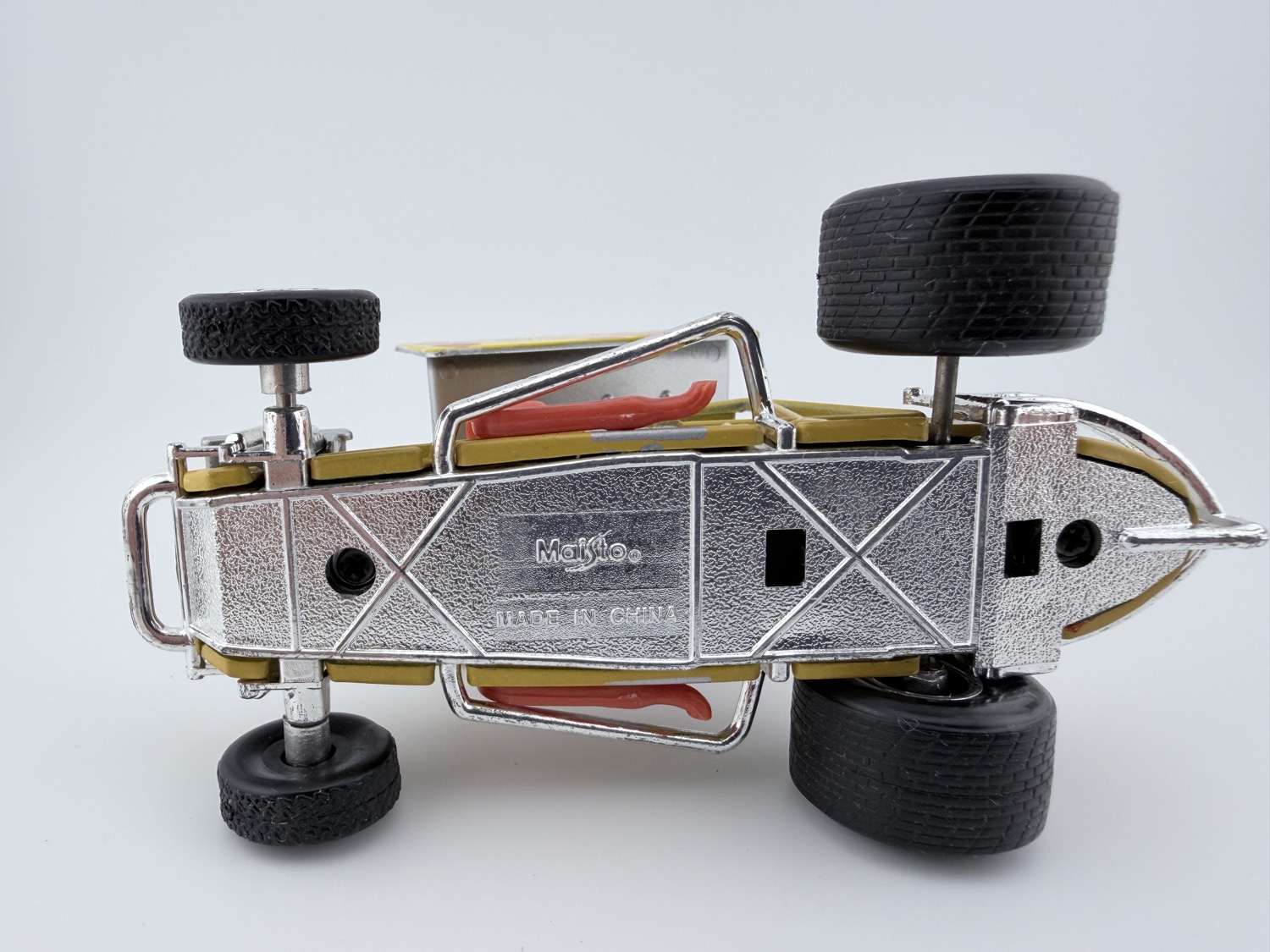 Maisto Sprint Car #17 E&G Classics Loose Diecast Race Car Gold - Image 3
